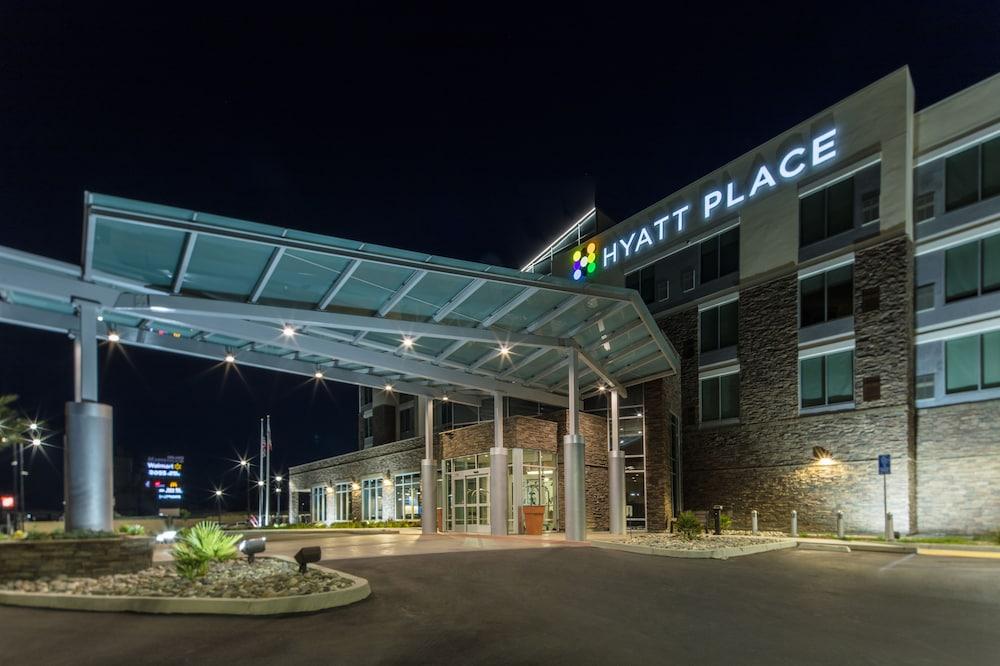 Hyatt Place Delano Esterno foto