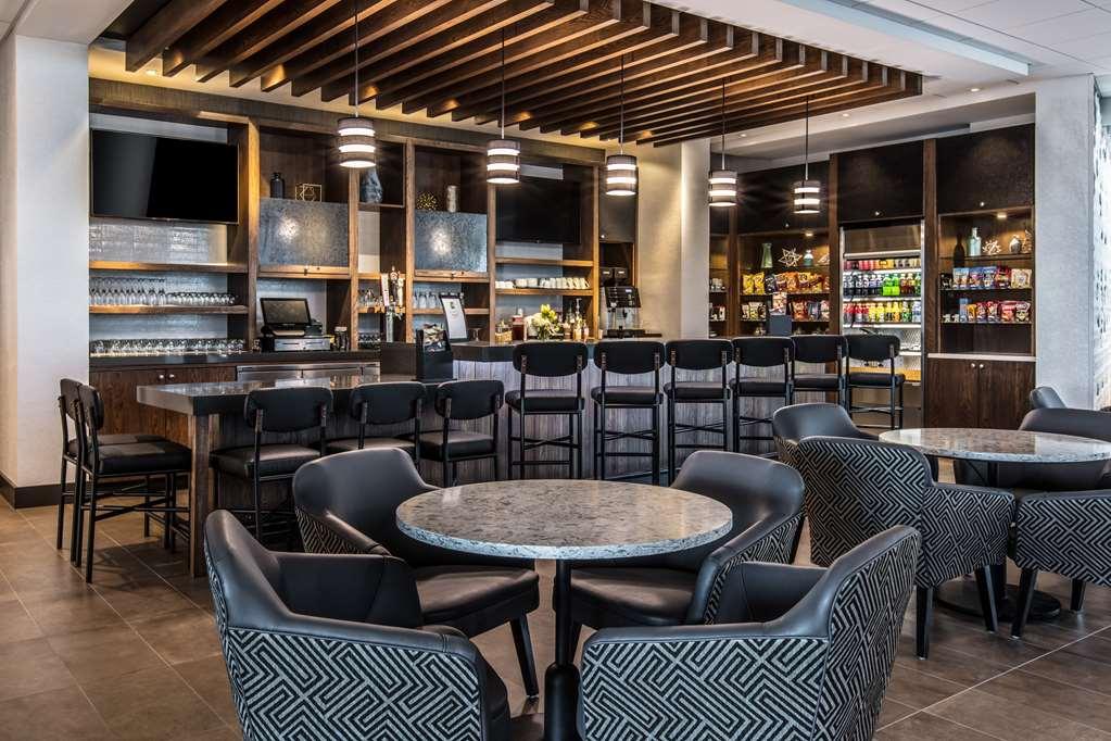 Hyatt Place Delano Ristorante foto