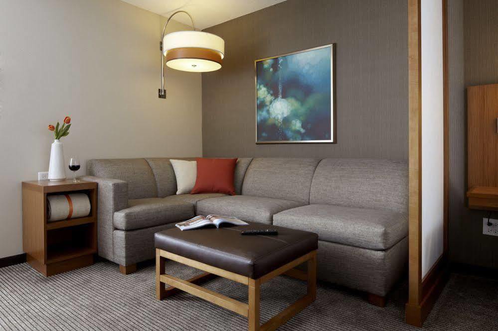 Hyatt Place Delano Esterno foto